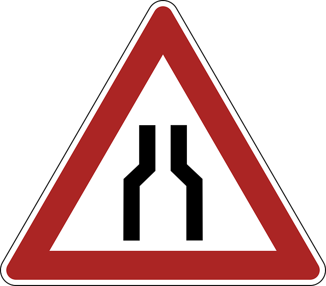 Warning sign: merge ahead